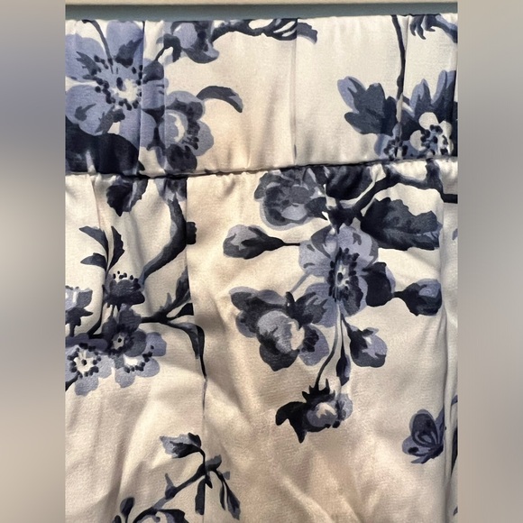 Floral print silky pajama shorts - Picture 3 of 5